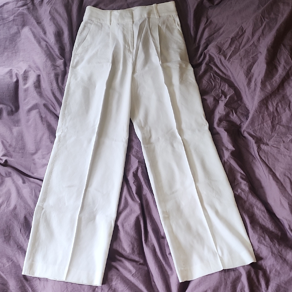 Women's White Pleated Dress Pants